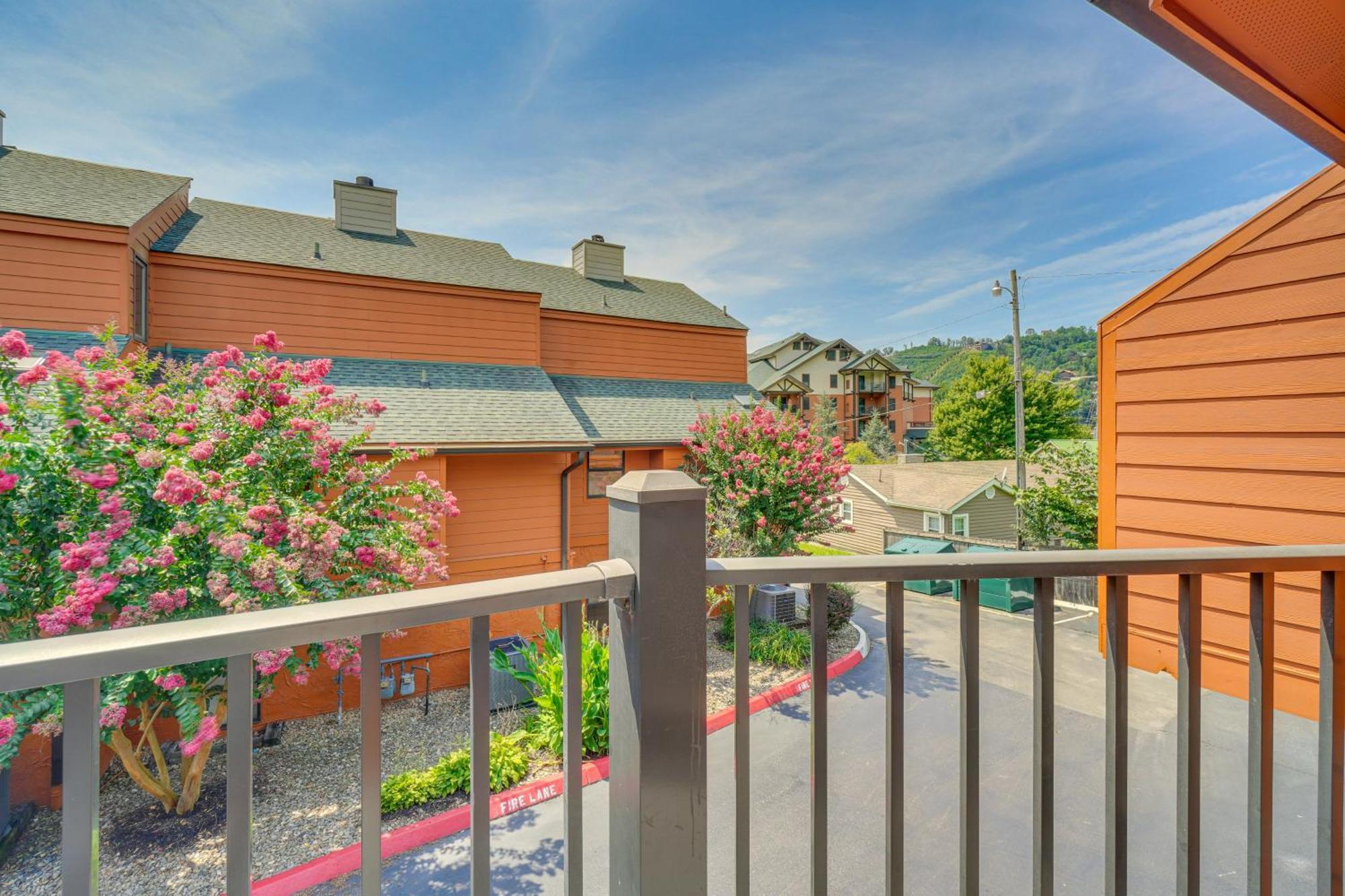 Gatlinburg Mountain Townhome With Pool Access! Exterior foto